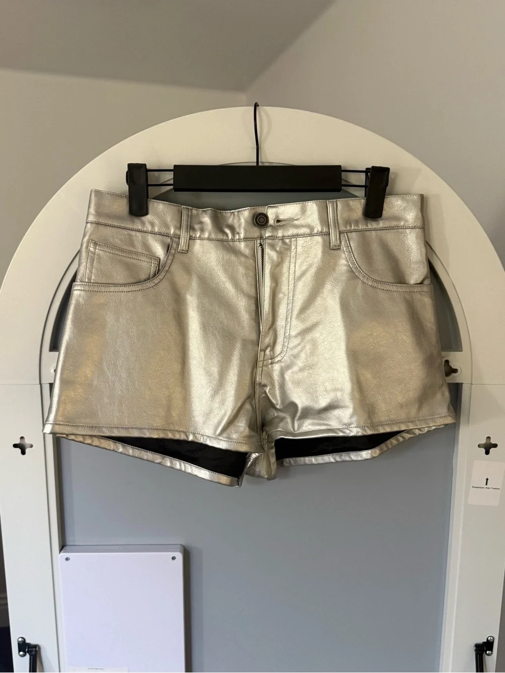 TAGLIONI Metallic Silver Faux Leather Shorts | Size 27 | Mid Rise